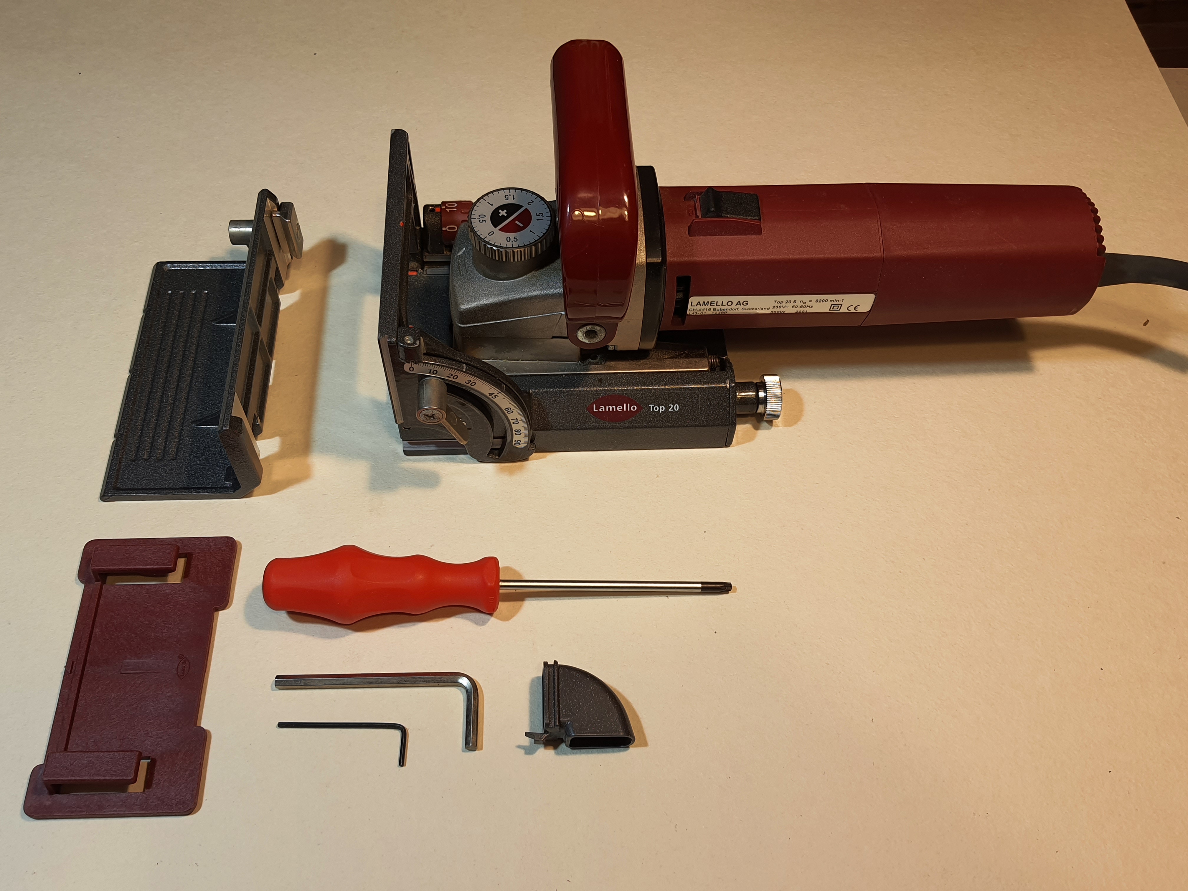 תמונה 1 ,מכשיר חירוץ חשמלי LAMELLO   למכירה בהוד השרון כלי עבודה  כלים לנגרות