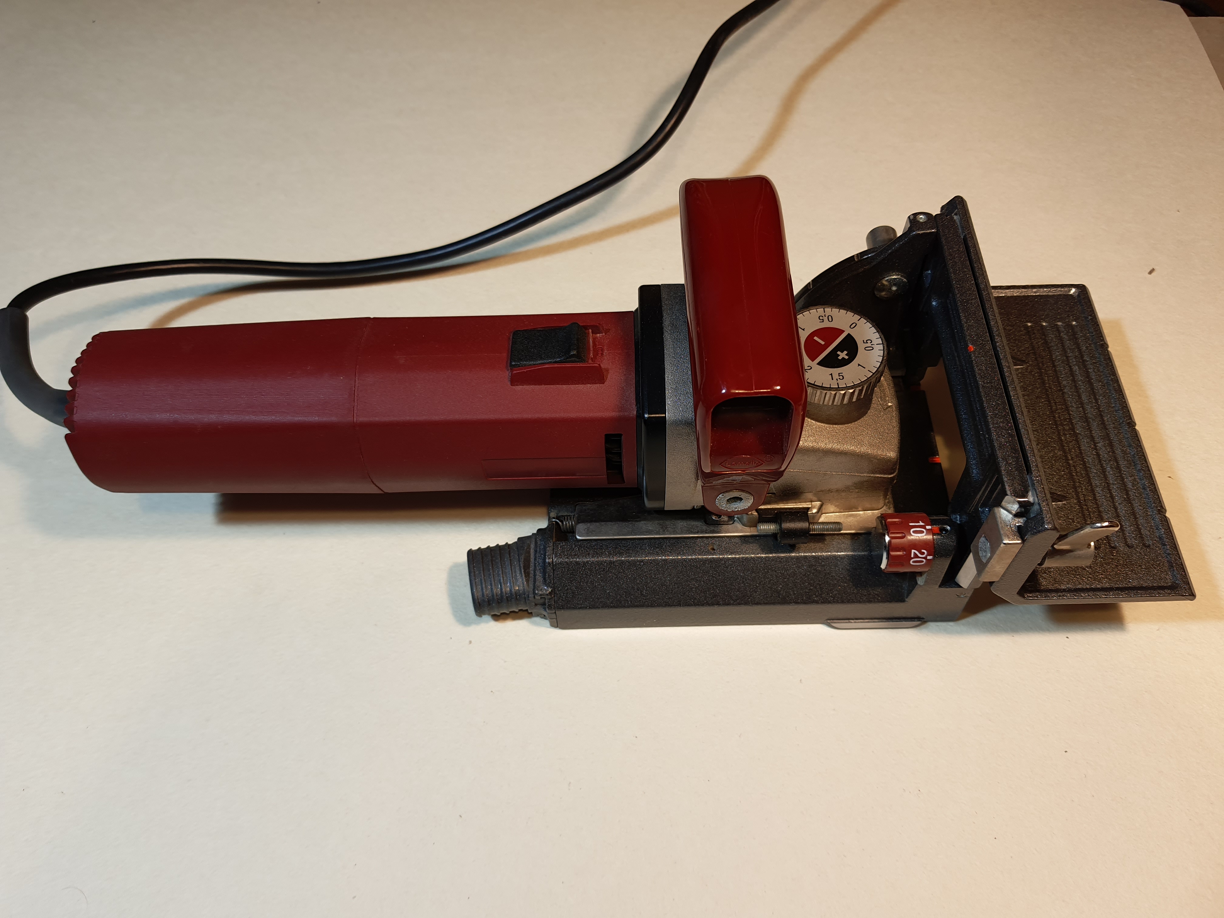 תמונה 3 ,מכשיר חירוץ חשמלי LAMELLO   למכירה בהוד השרון כלי עבודה  כלים לנגרות
