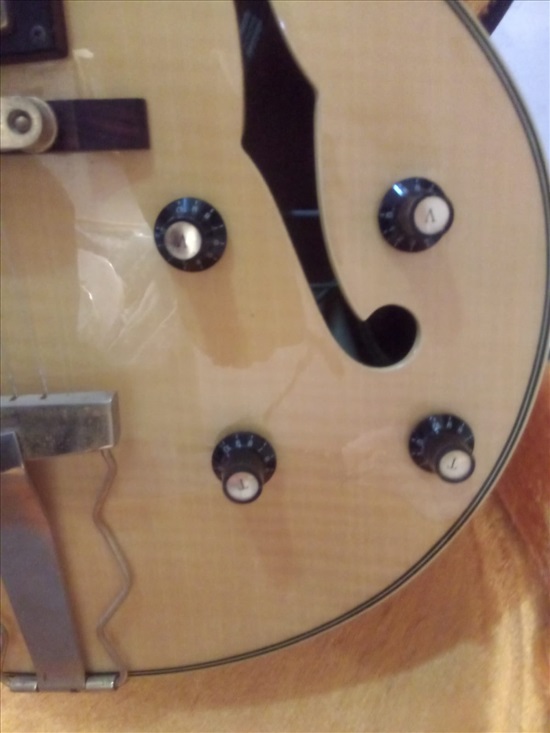 תמונה 3 ,גיטרה נפח ARIA למכירה בחיפה כלי נגינה  גיטרה חשמלית