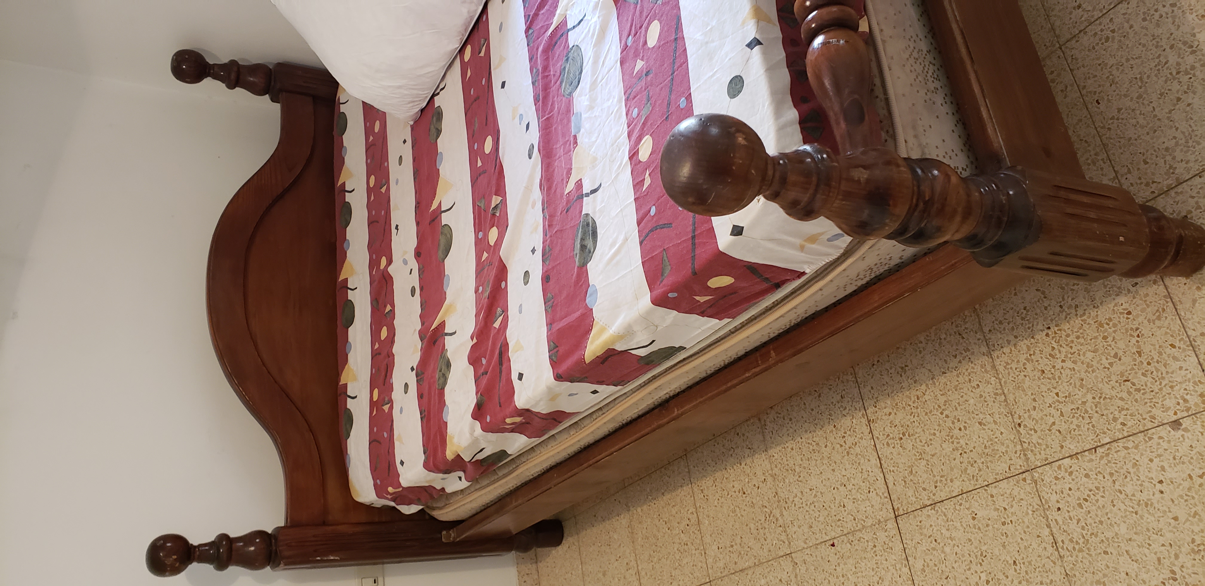 תמונה 1 ,מיטה+כוננית מגירות+שידה עם מרא למכירה במבשרת ציון ריהוט  ריהוט עתיק