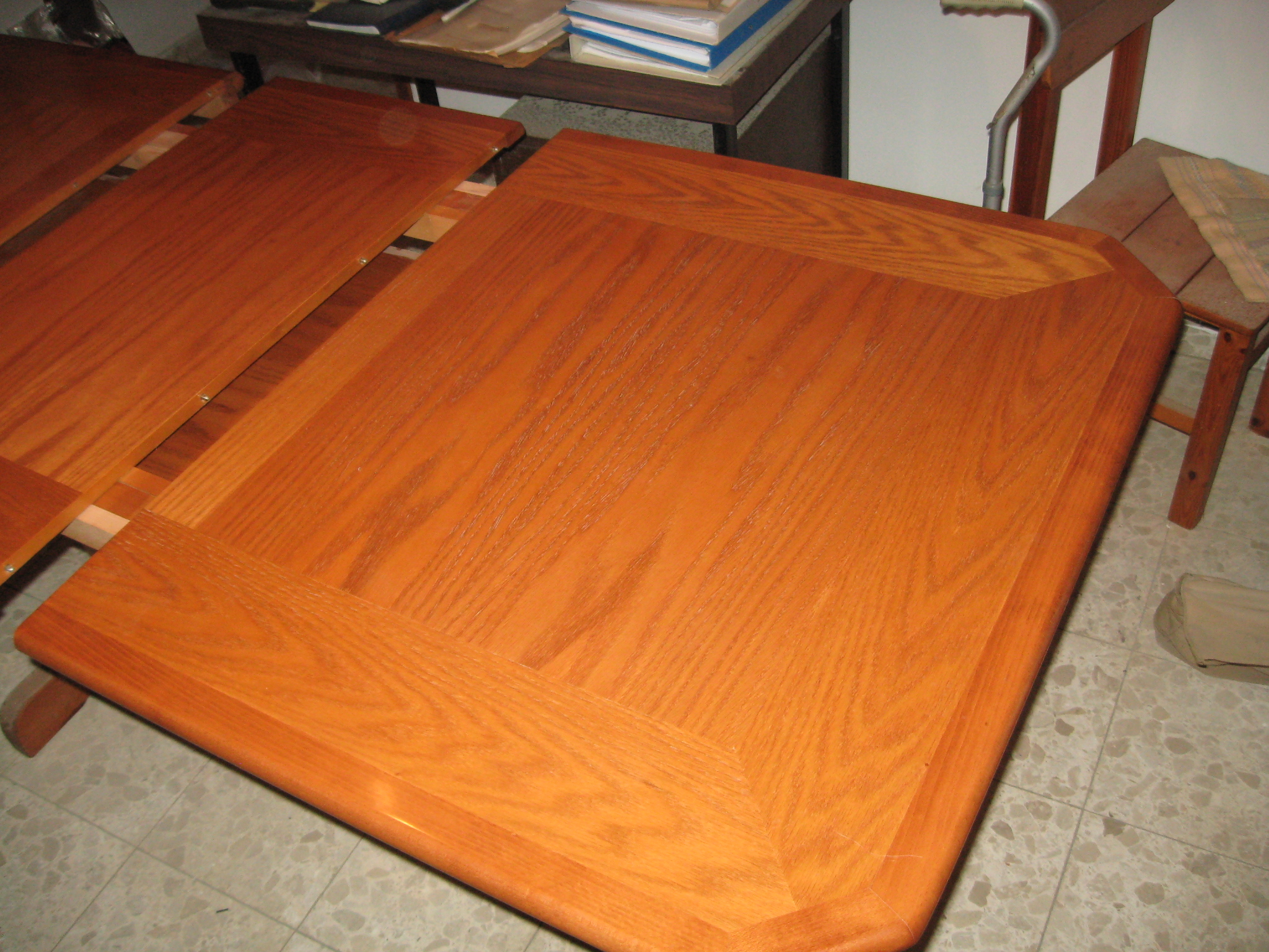 תמונה 3 ,שולחן אוכל גדול וששה כסאות מרו למכירה ביבנה ריהוט  פינת אוכל