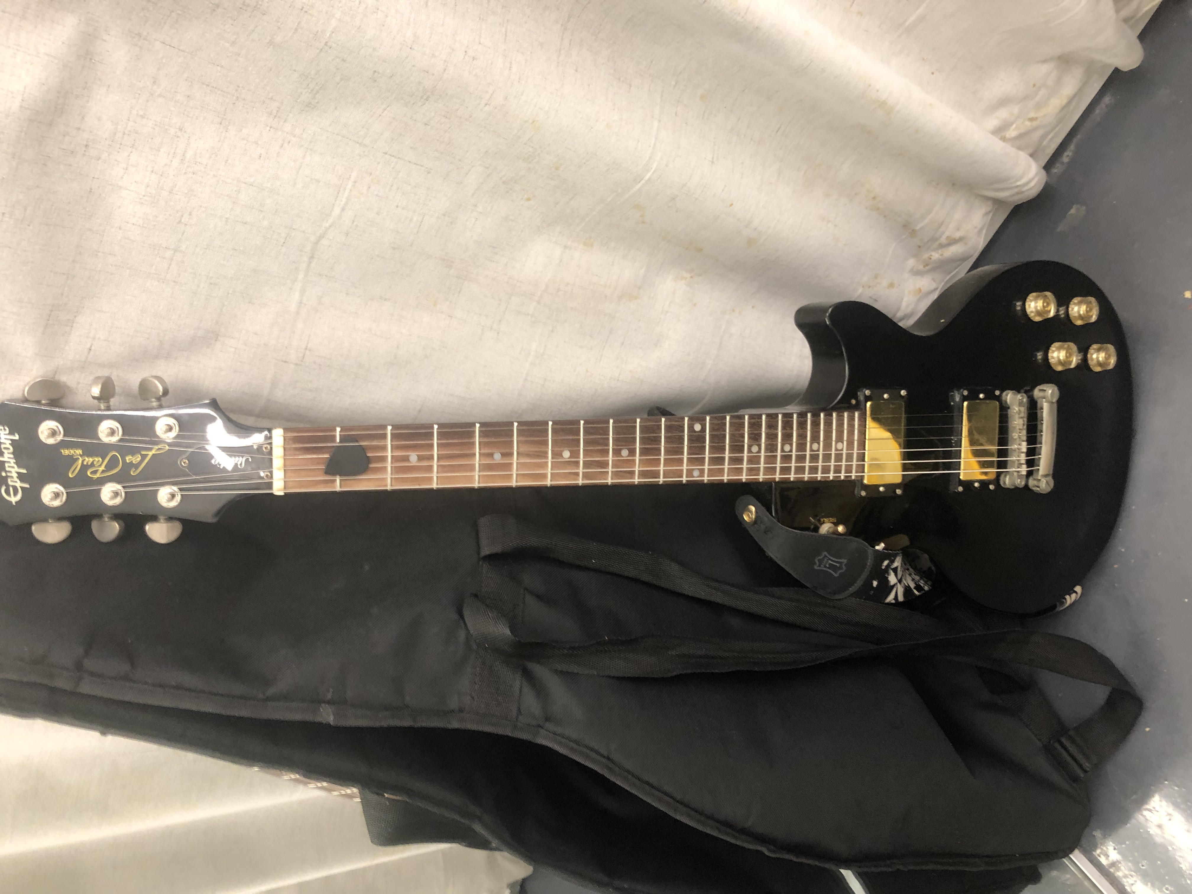 epiphone les paul studio pro