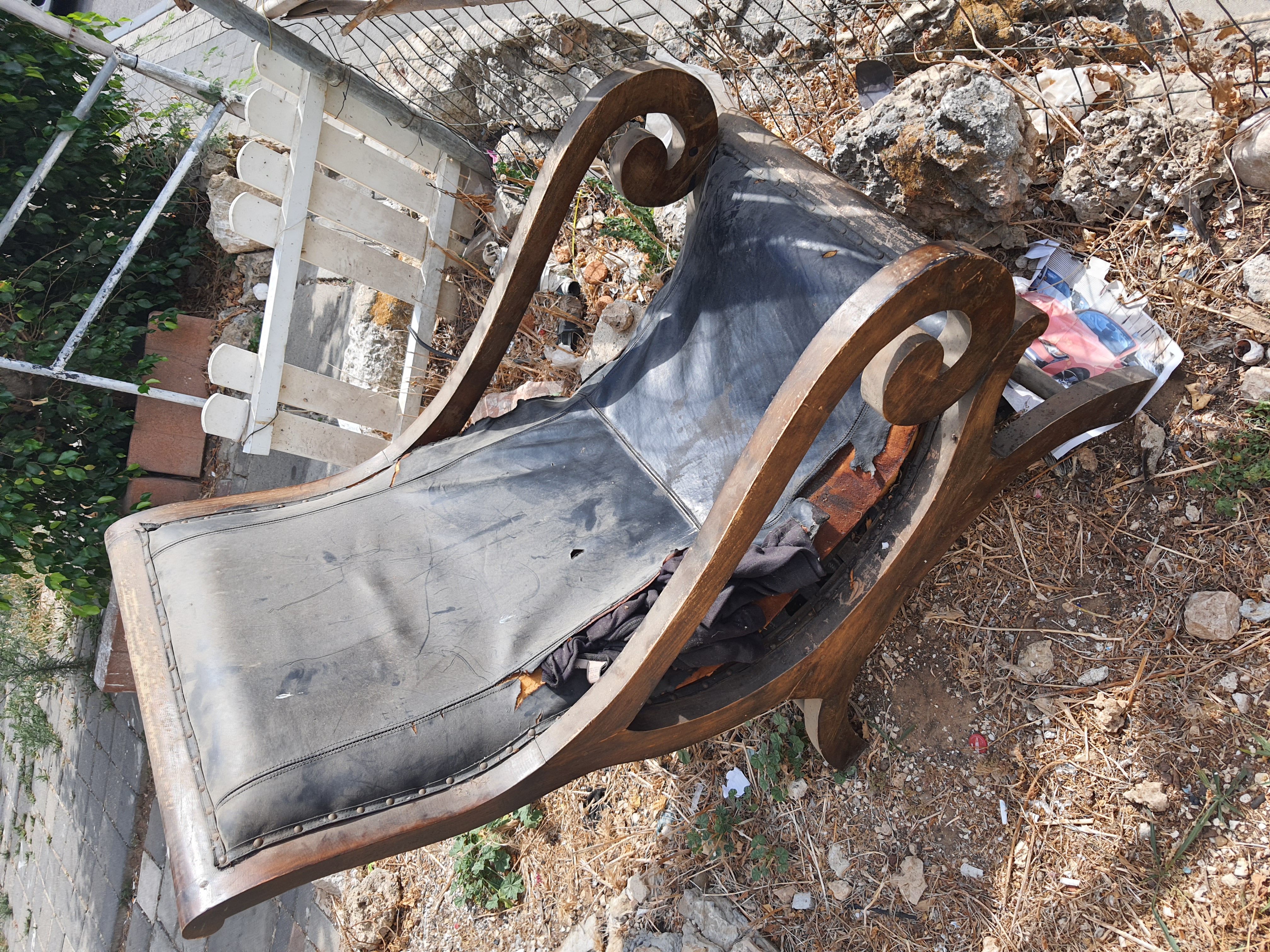תמונה 1 ,כיסא למכירה בתל אביב ריהוט  ענתיקות