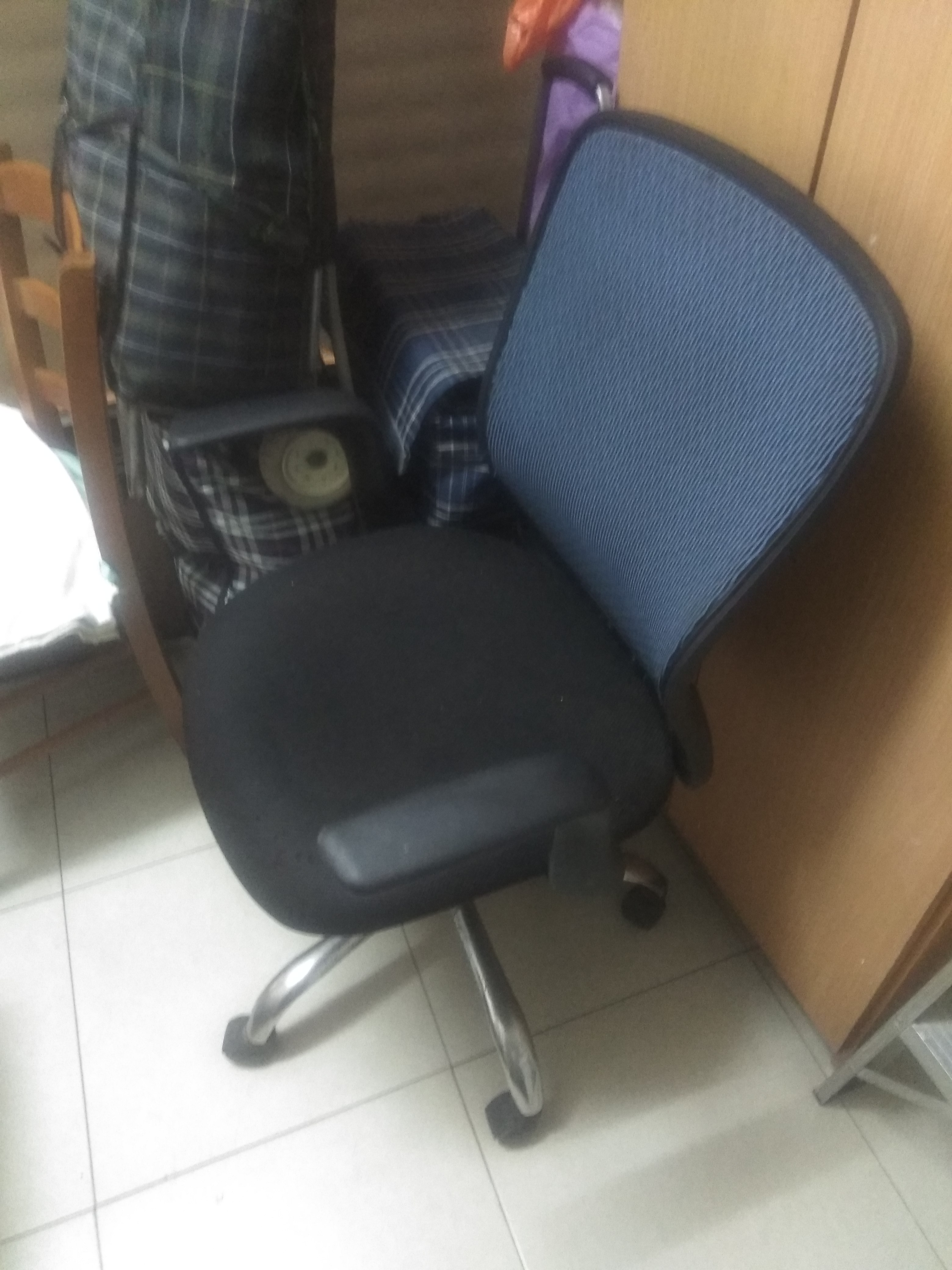 תמונה 2 ,כיסא למכירה בתל אביב ציוד משרדי  ריהוט משרדי