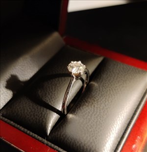 טבעת יהלום קלאסית יפה ועדינה  