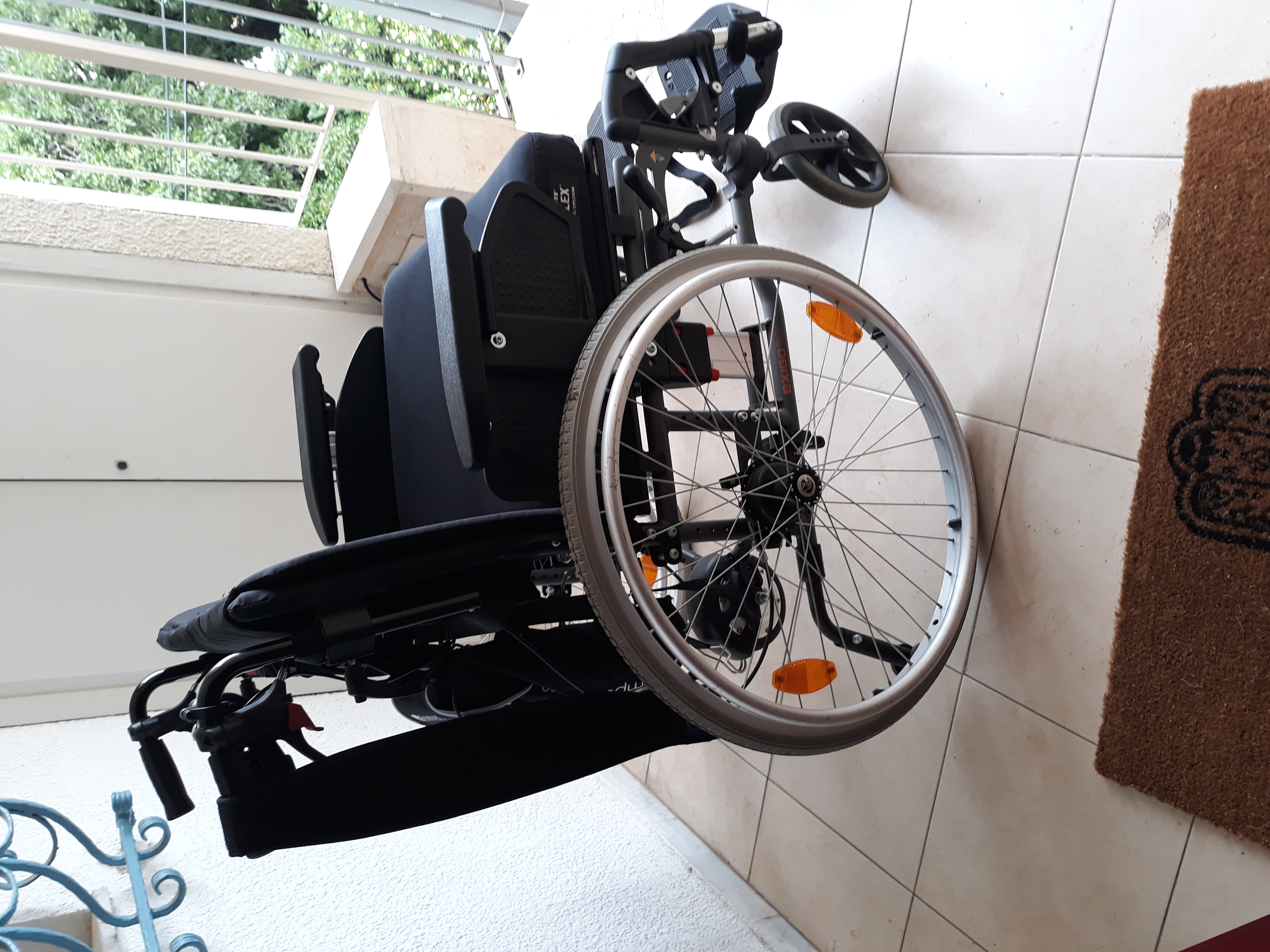 תמונה 1 ,כיסא גלגלים עם מנוע אחורי למכירה בקרית טבעון ציוד סיעודי/רפואי  כסא גלגלים