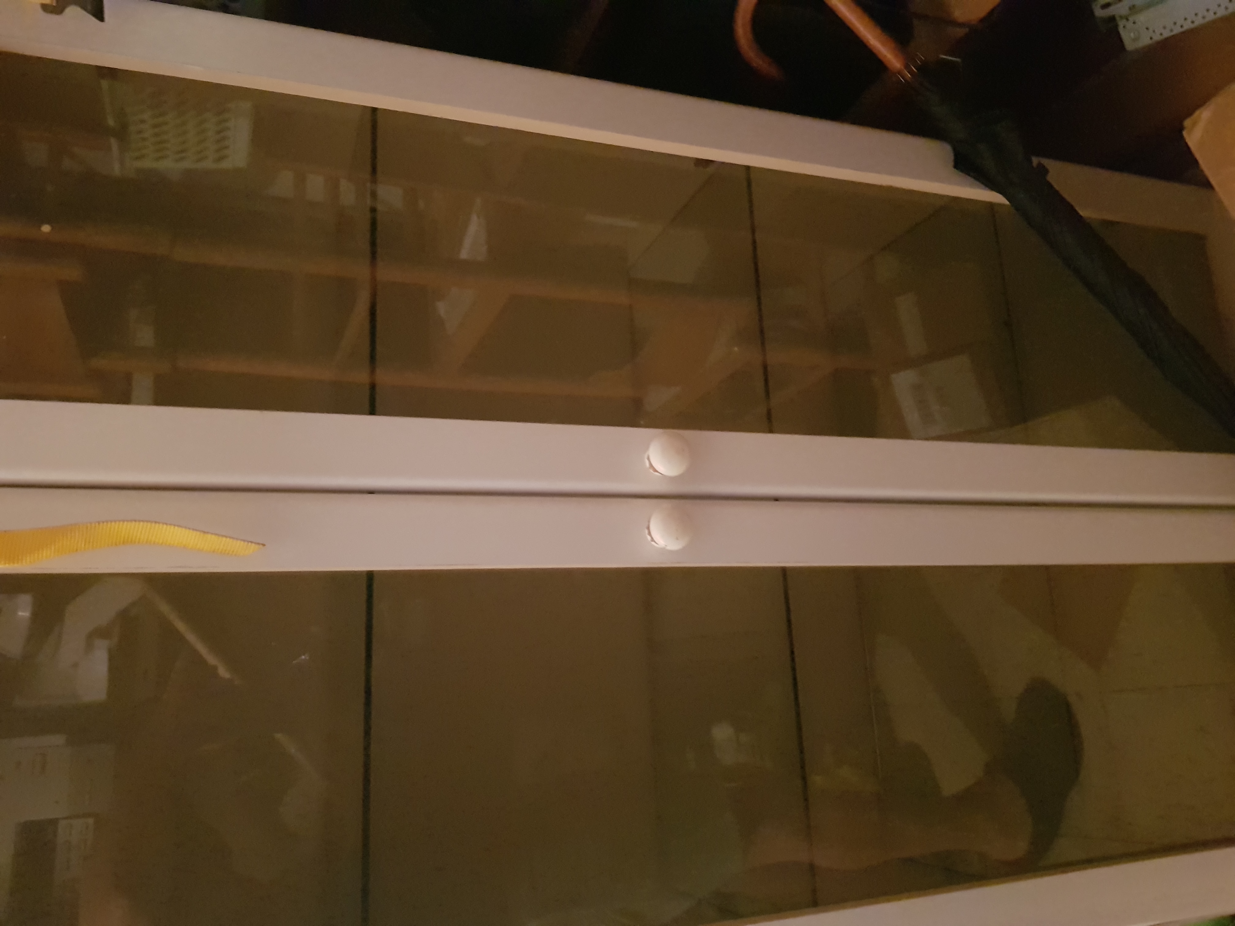 תמונה 3 ,ארונית דלתות זכוכית  סנדוויץ למכירה ברמת גן ריהוט  ארונות
