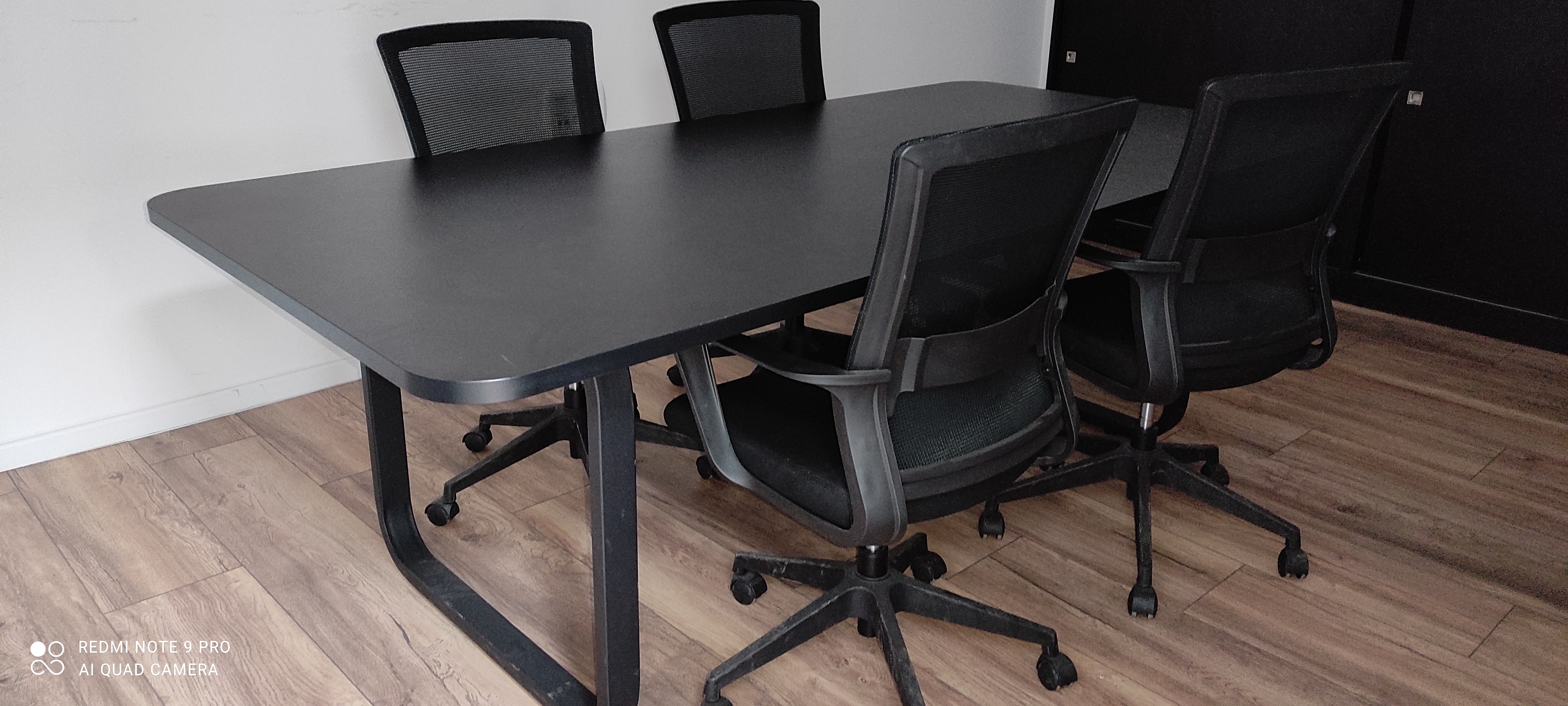 תמונה 2 ,שולחן ישיבות + שולחן מנהל למכירה בראשון לציון ציוד משרדי  ריהוט משרדי