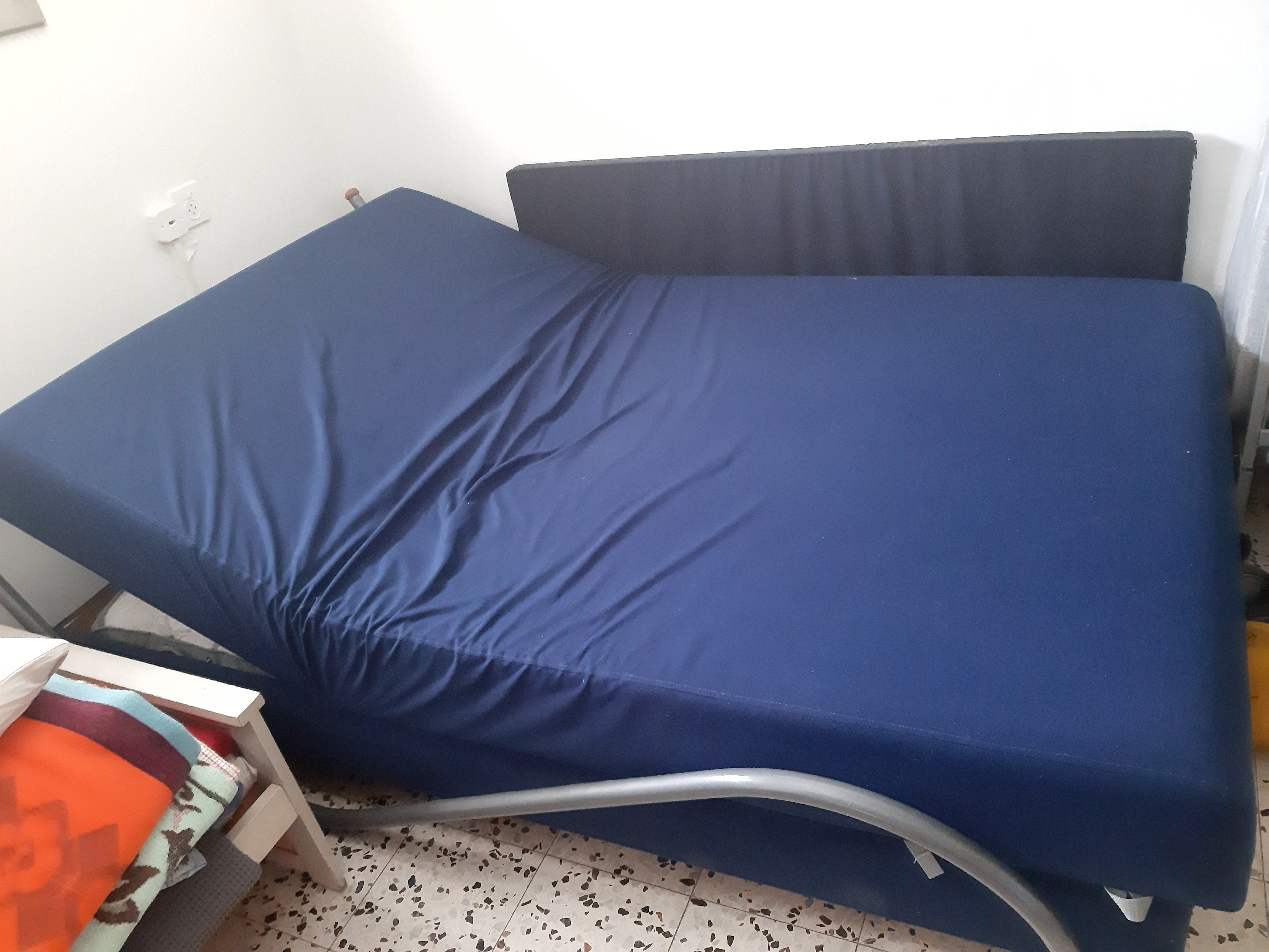 תמונה 3 ,מיטה וחצי עם ארגז מצעים וראש מ למכירה במעש ריהוט  מיטות