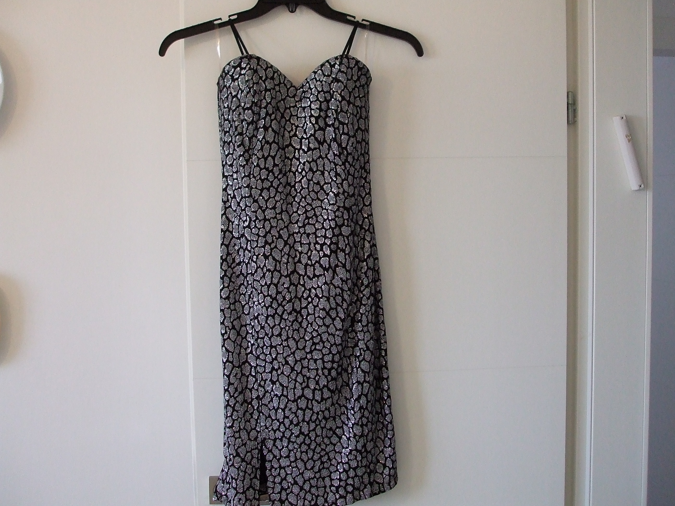 תמונה 1 ,2שמלות ערב למכירה בנס ציונה יד-שניה לנשים  בגדי נשים