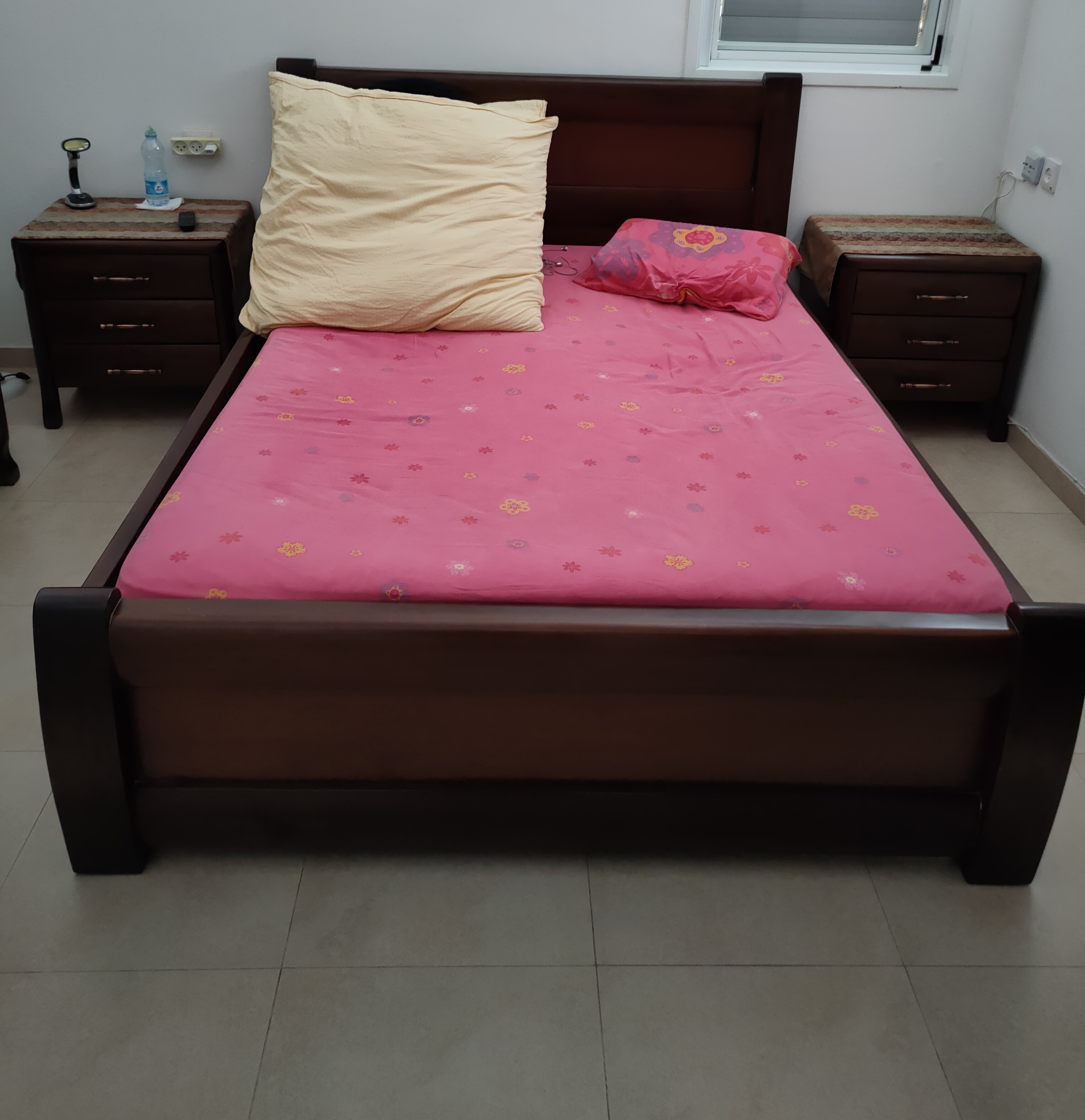 תמונה 1 ,מיטה זוגית מעץ מלא ומזרון למכירה באשדוד ריהוט  מיטות