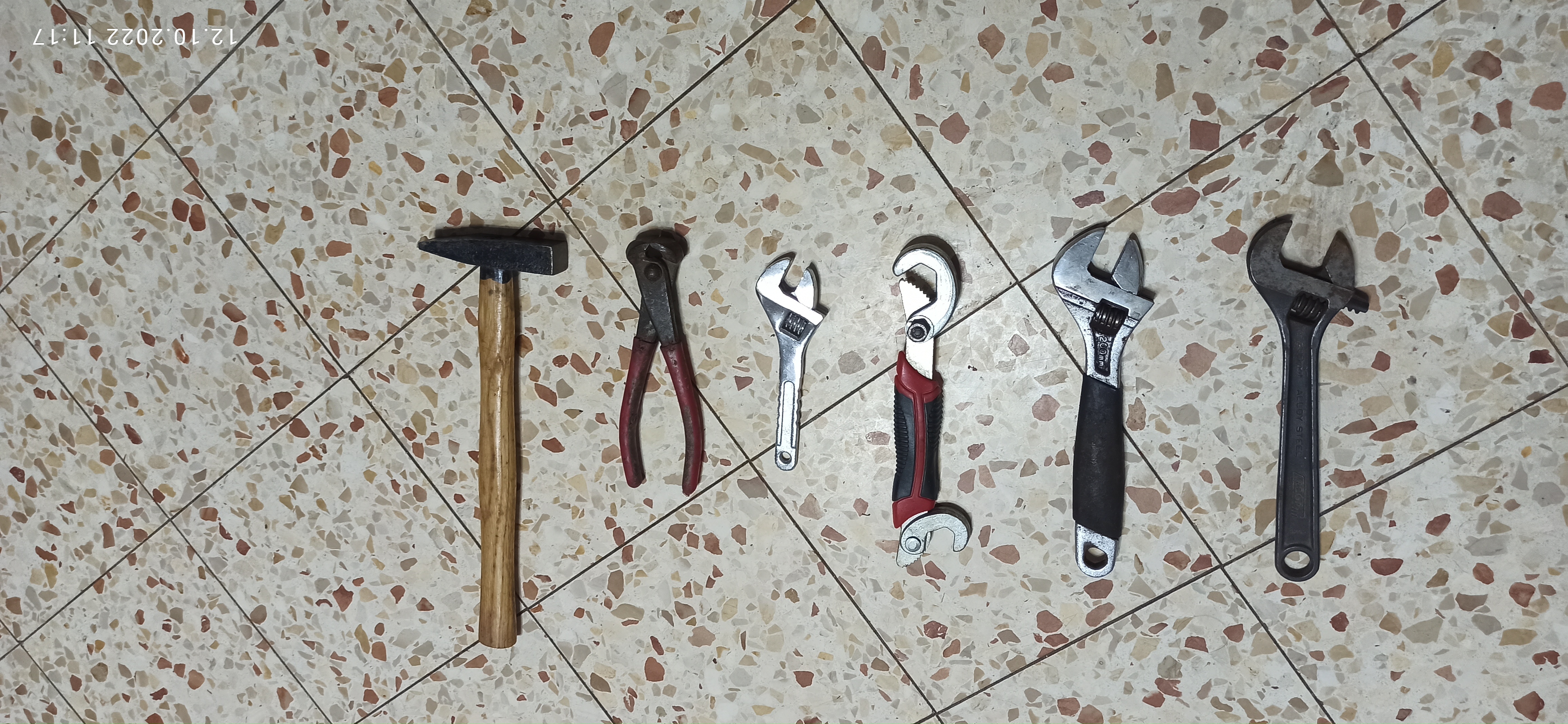 תמונה 1 ,6 כלים למכירה ביבנה כלי עבודה  כלי עבודה