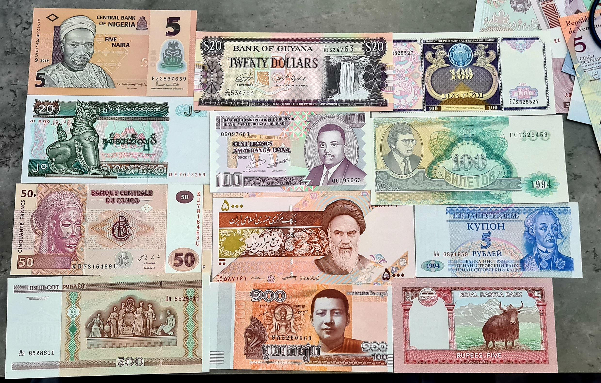 תמונה 1 ,36 שטרות מכל העולם למכירה בחיפה אספנות  מטבעות ושטרות