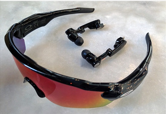תמונה 2 ,משקפי שמש בלוטות של אוקלי  למכירה בחיפה ציוד ספורט  אביזרי ספורט