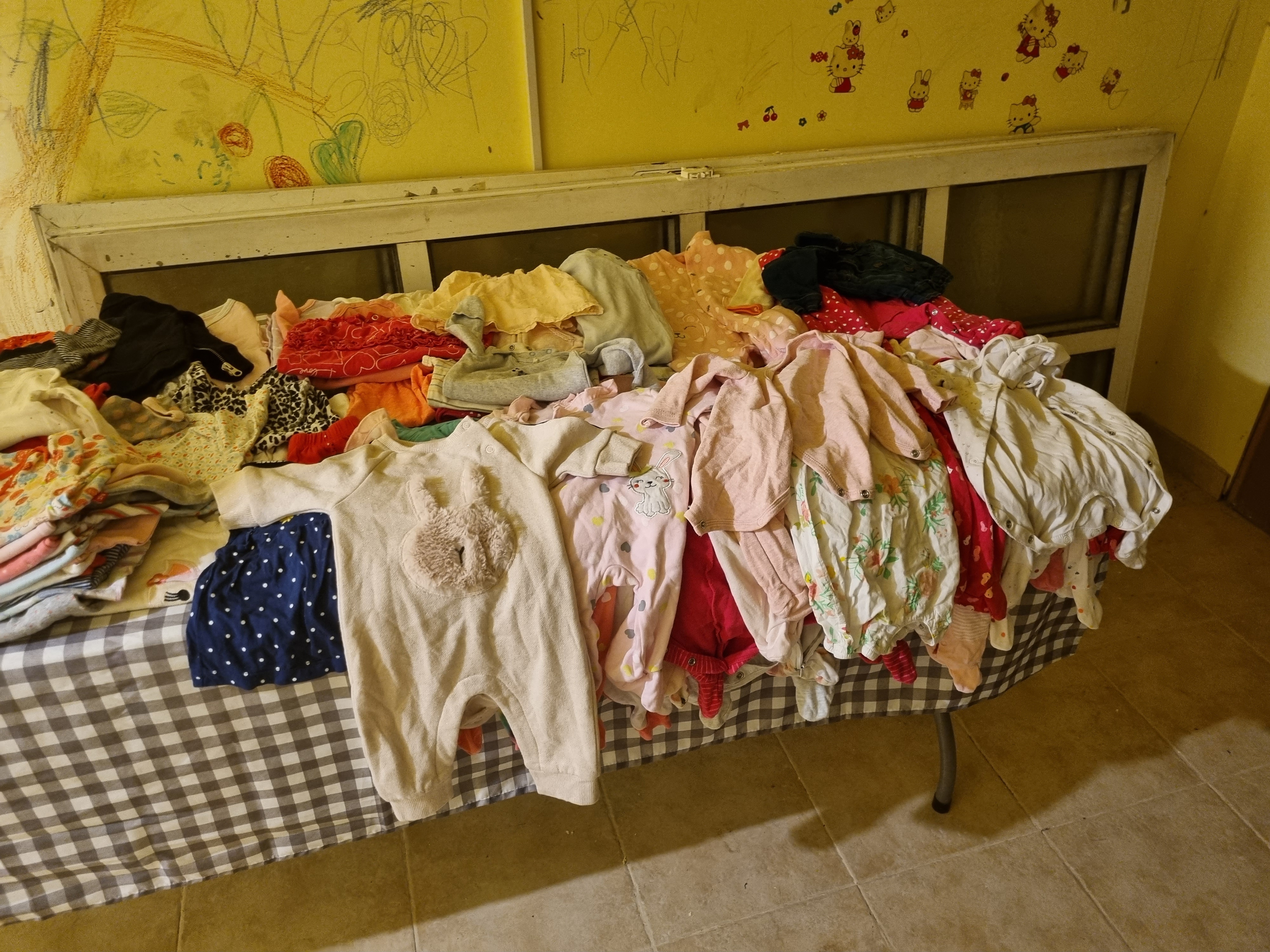 תמונה 4 ,בגדים מגיל 0 עד גיל שנתיים למכירה ברעננה לתינוק ולילד  ביגוד והנעלה