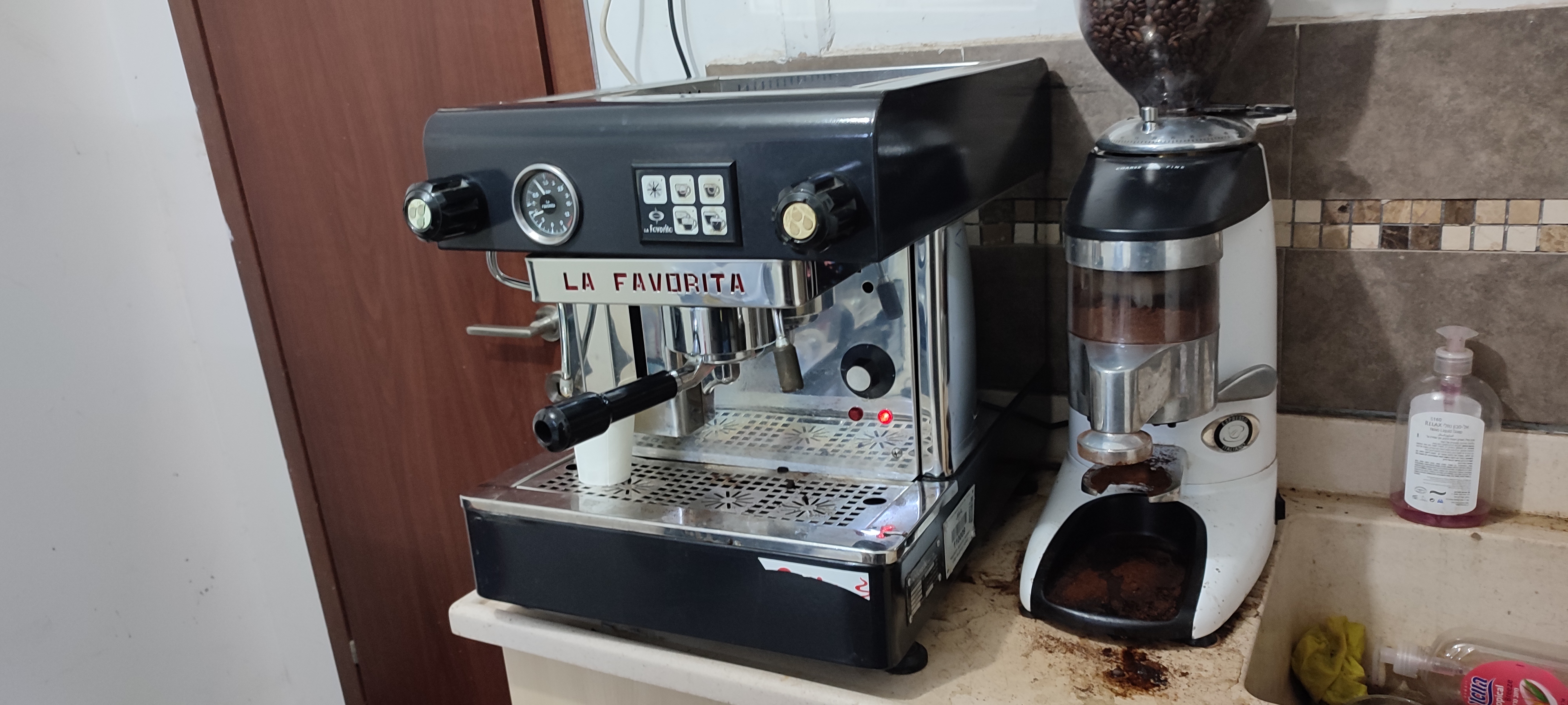 תמונה 1 ,מכונת קפה LAFVORITA למכירה באבן ספיר ציוד לעסקים  מזון ומשקאות
