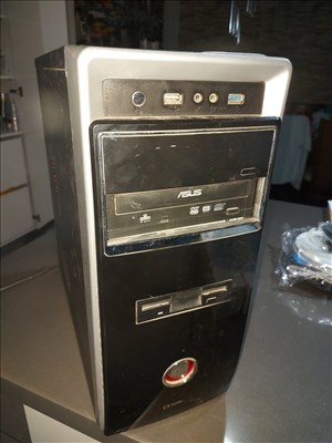 מחשב נייח משנת 2010 