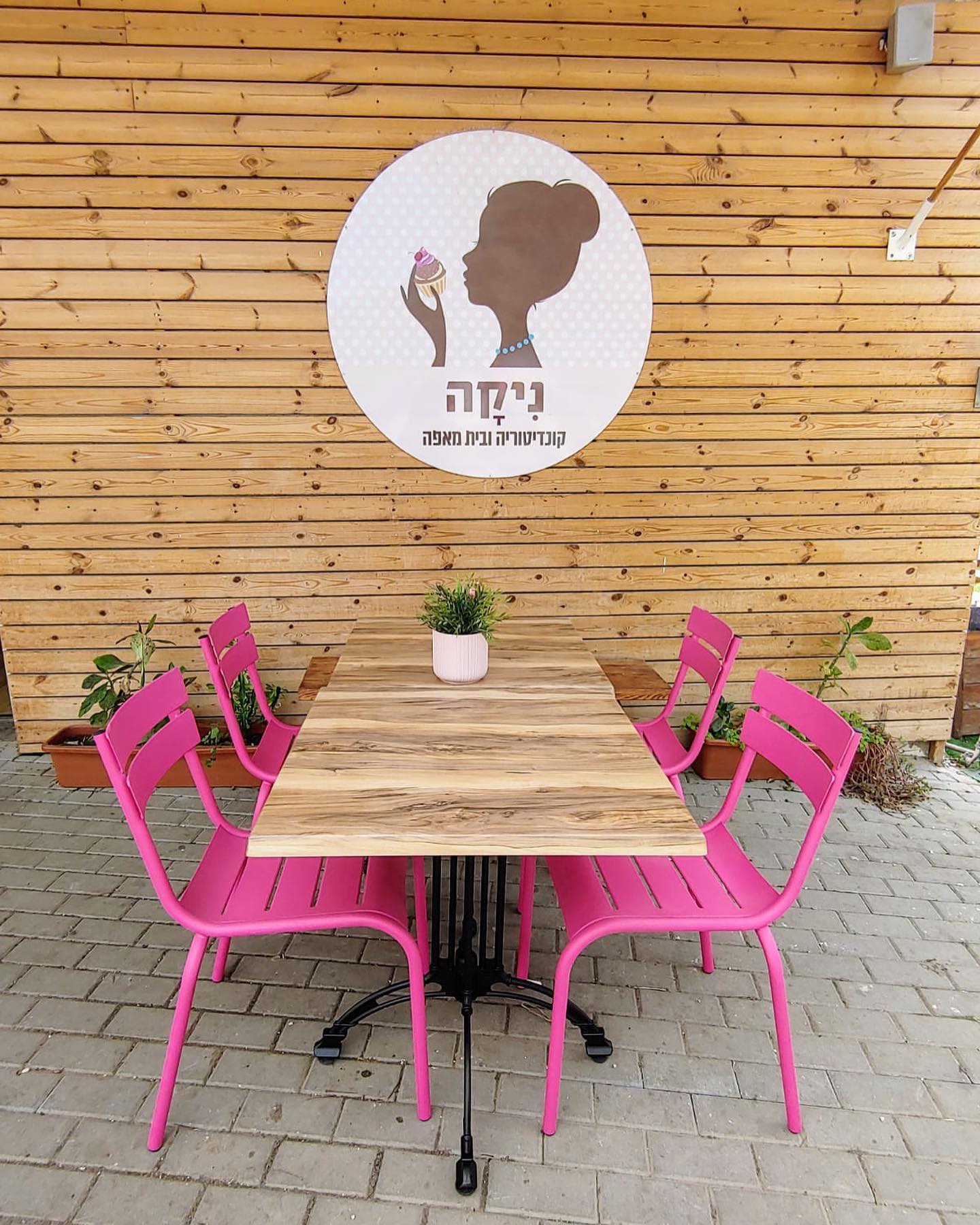 תמונה 1 ,כסאות  למכירה בתל אביב ריהוט  כיסאות