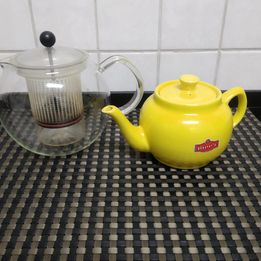 תמונה 1 ,שני קומקומי תה במצב מצוין למכירה בפתח תקווה כלי מטבח  שונות