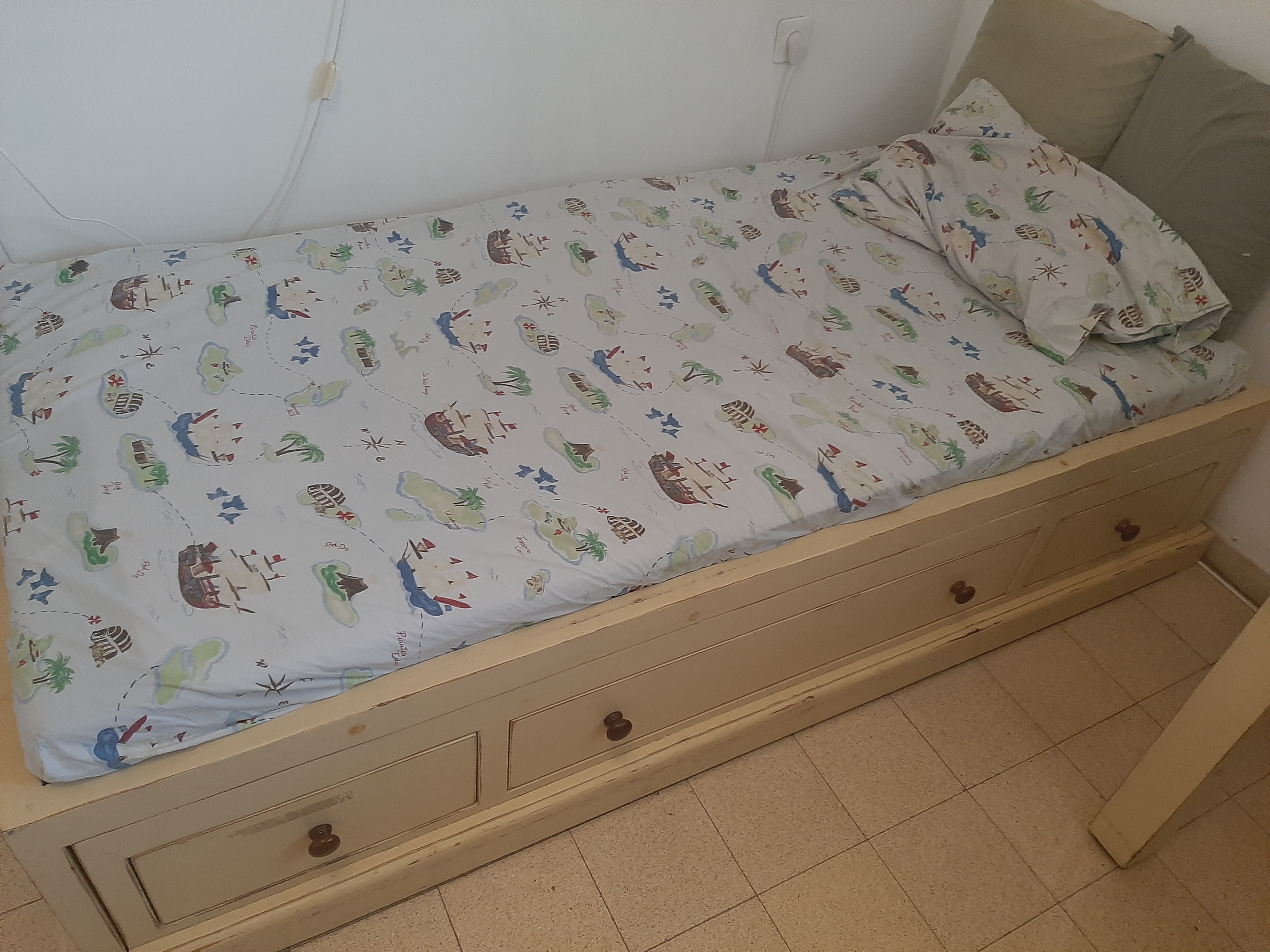 תמונה 4 ,מיטת יחיד מרווחת מעץ אורן מלא למכירה בקרית אונו ריהוט  מיטות