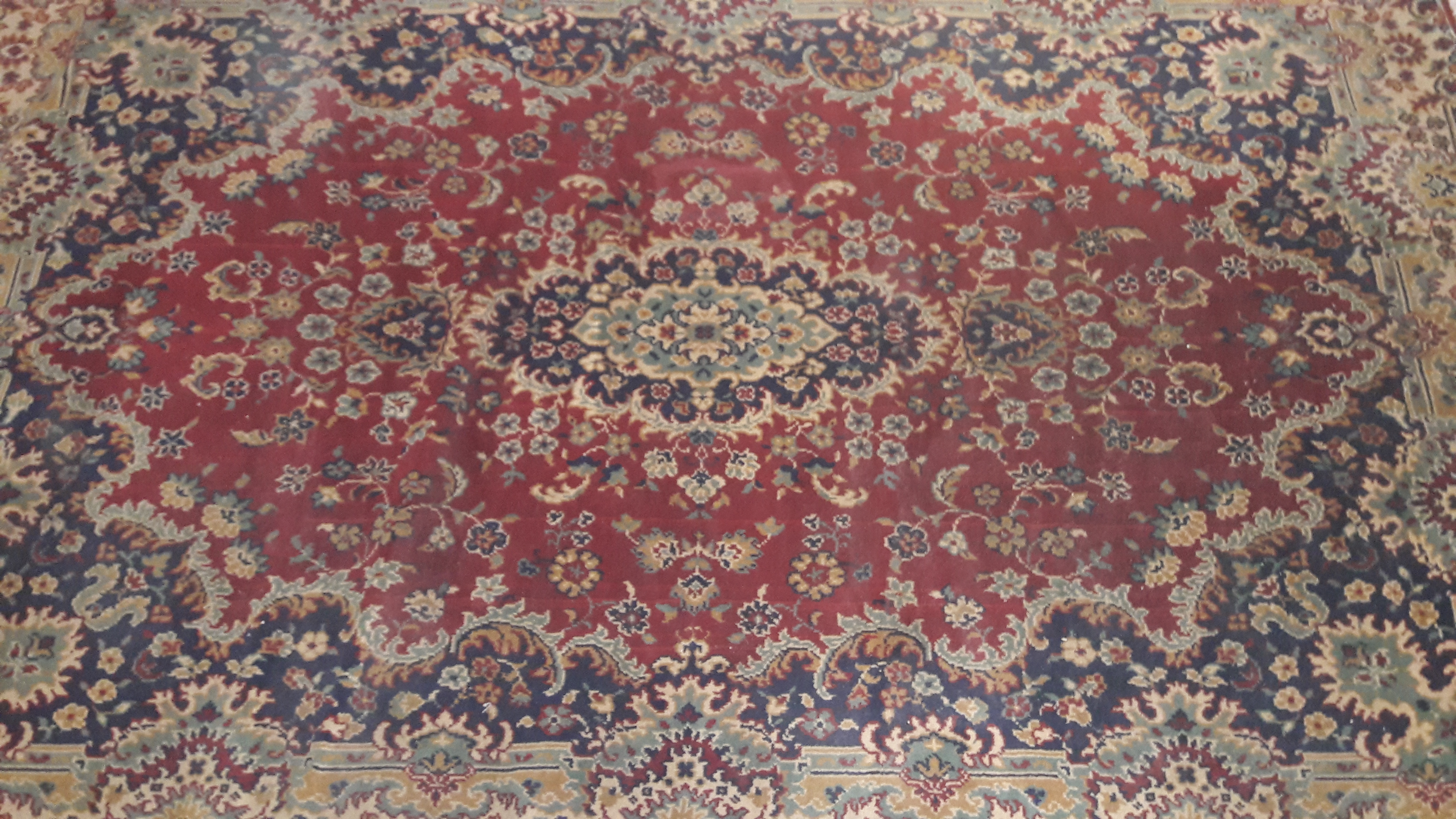 תמונה 2 ,שטיח.שואב אבק.ועוד  למכירה בפתח תקווה לבית  כללי