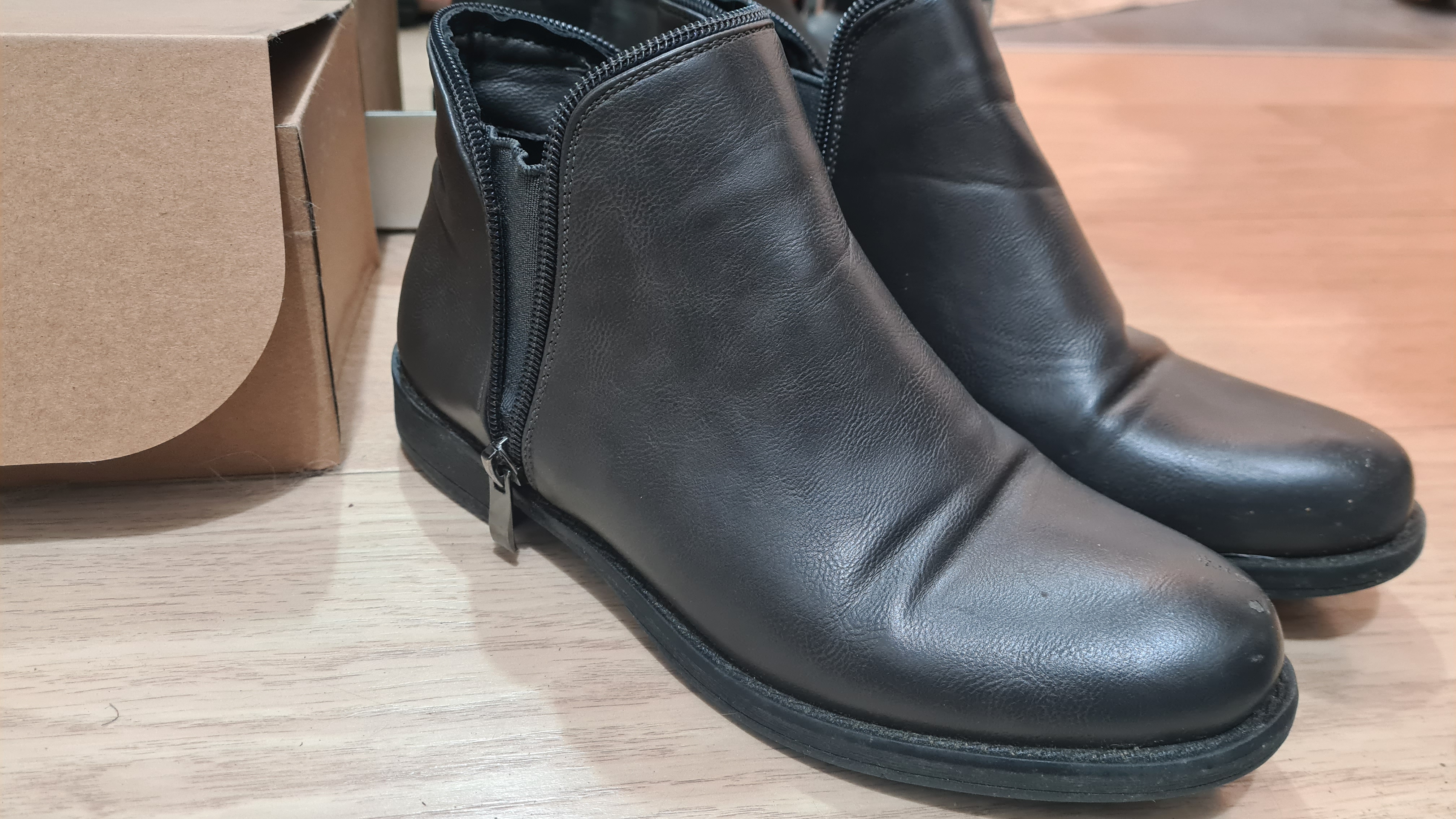 תמונה 5 ,נעליים למכירה בתל אביב יד-שניה לנשים  שונות