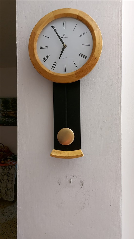 תמונה 1 ,שעון קיר מטוטלת דקורטיבי,פרארי למכירה בחולון ריהוט  שעון קיר