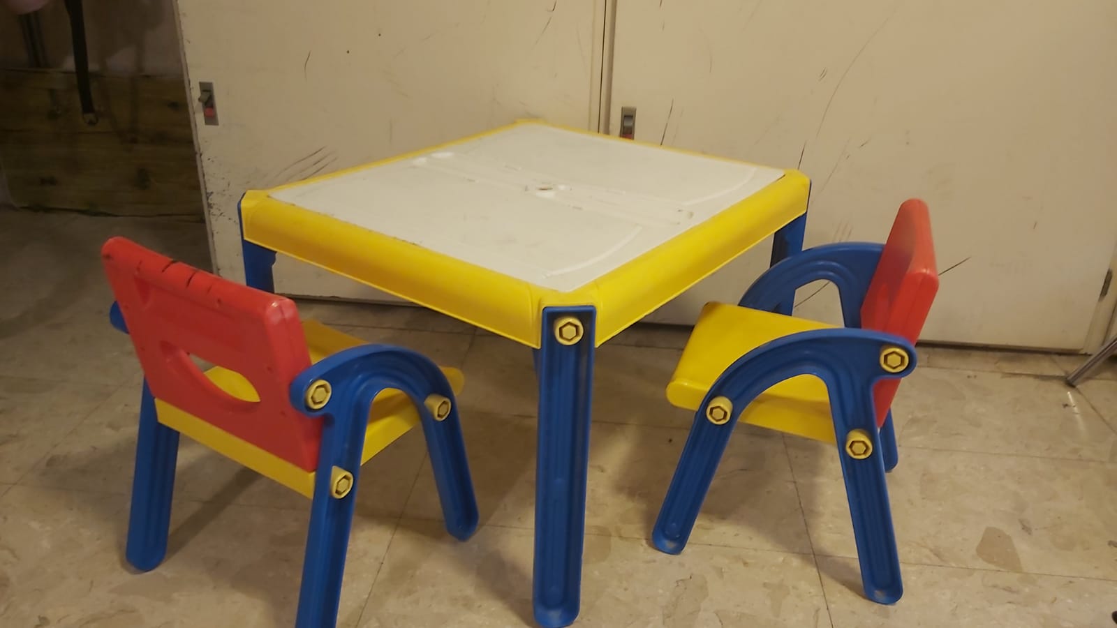 תמונה 1 ,שולחן לילדים - שילב למכירה בבני ברק ריהוט  שולחנות