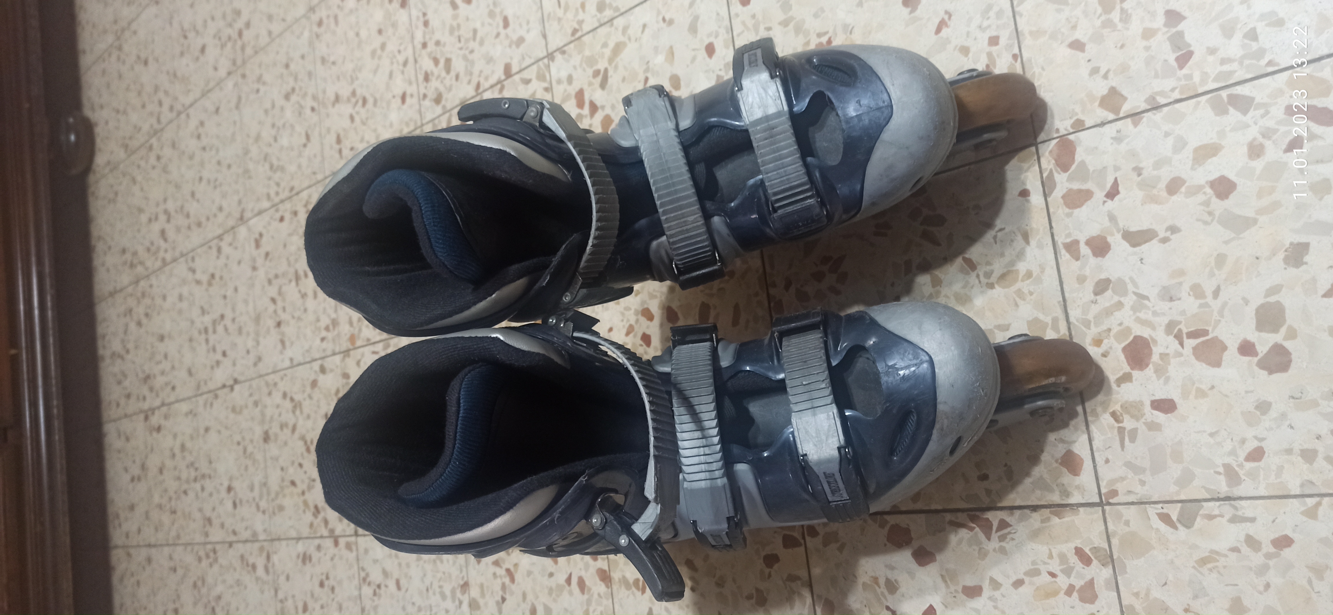 תמונה 1 ,נעלי רולרבליידס  37 למכירה ביבנה ציוד ספורט  ביגוד ונעליים מקצועיות