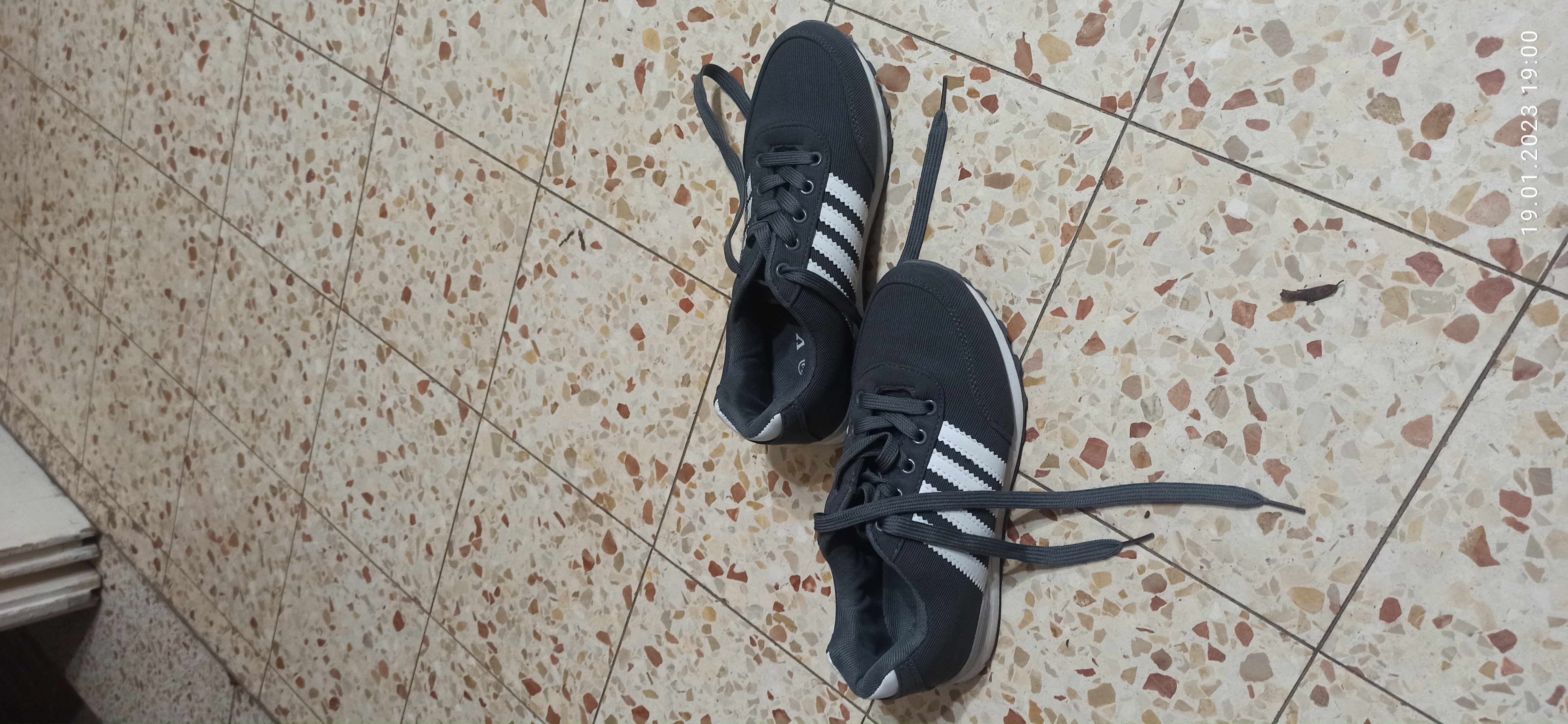 תמונה 2 ,נעלי ספורט למכירה ביבנה ביגוד ואביזרים  נעלי ספורט