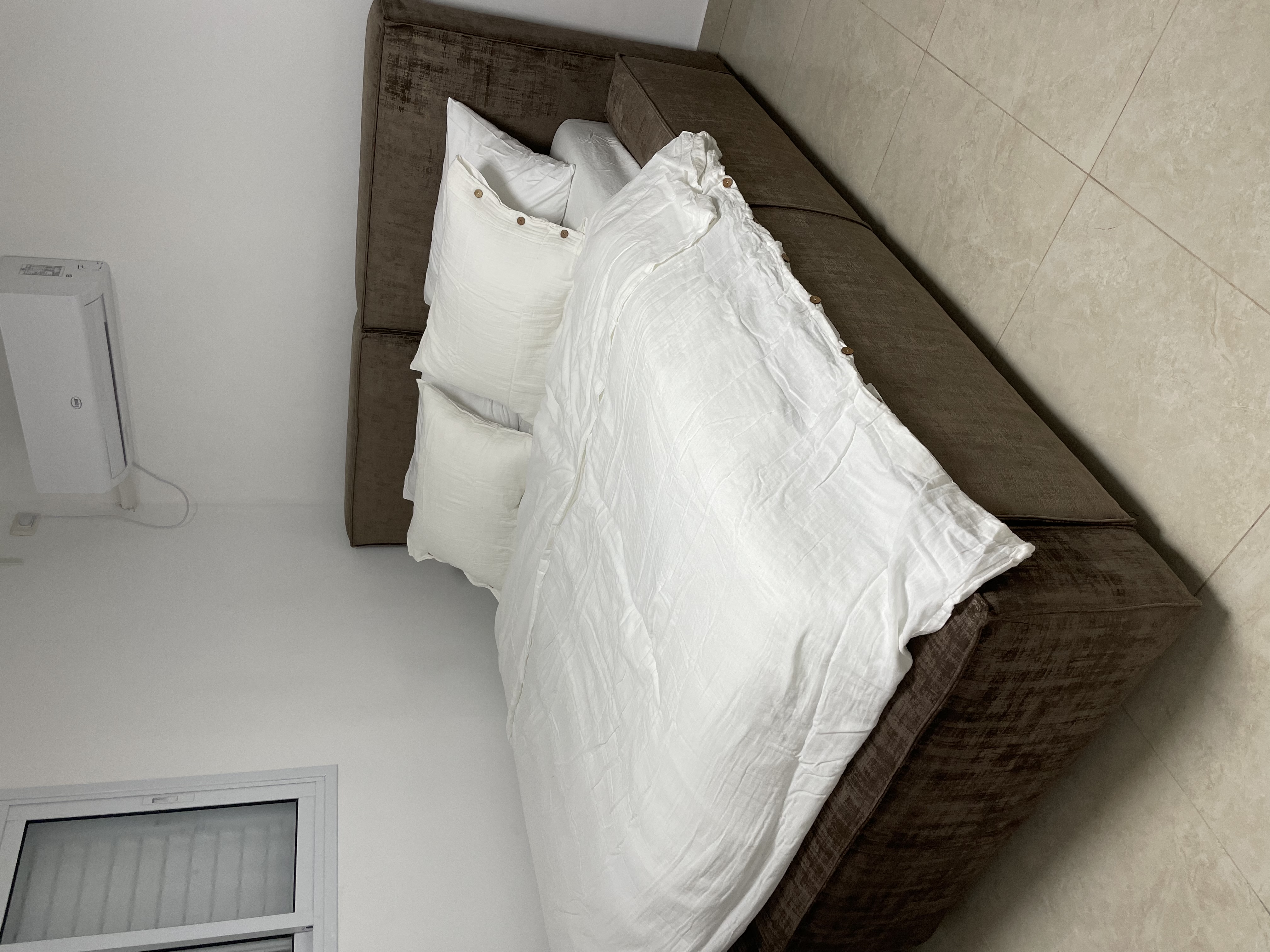 תמונה 1 ,מיטה יהודית עם ארגז מצעים  למכירה באשקלון ריהוט  מיטות