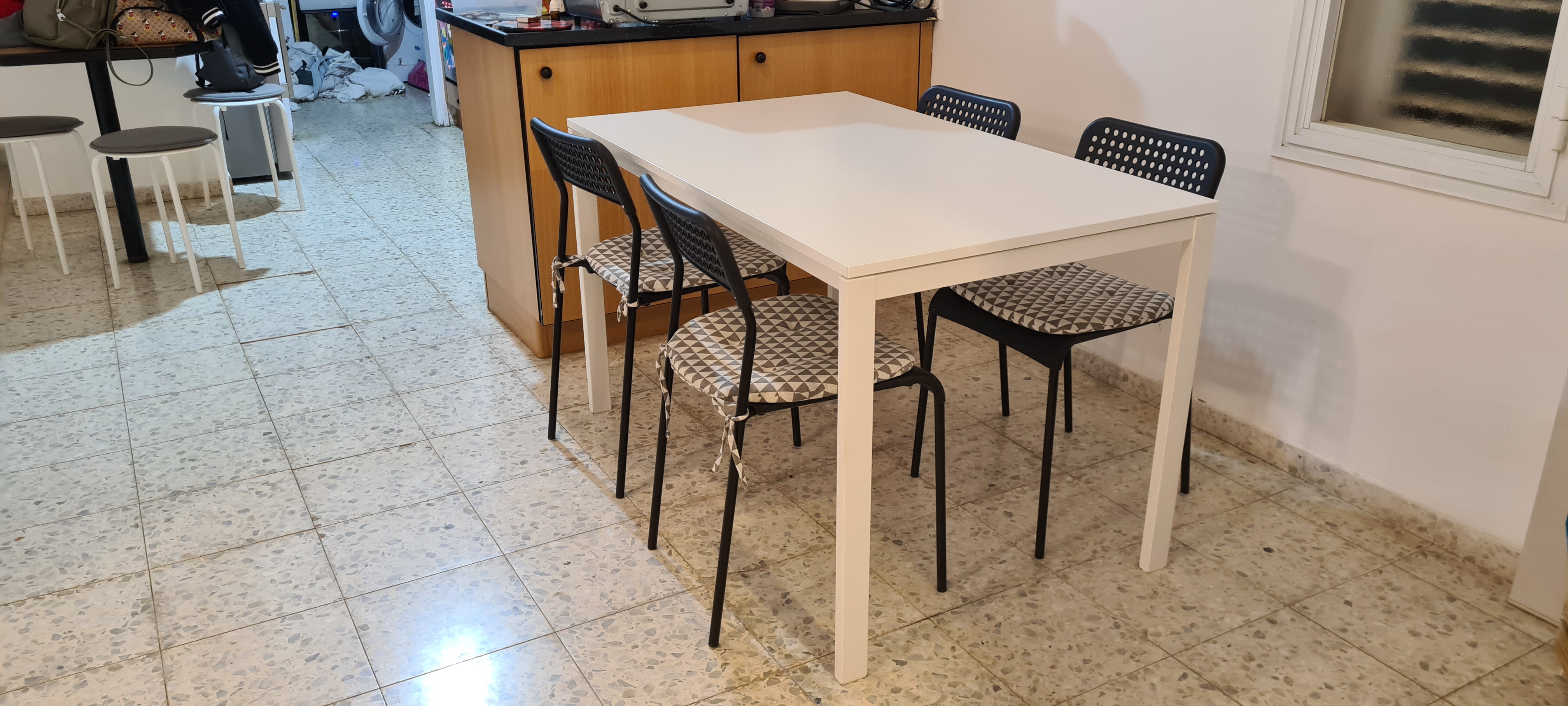 תמונה 3 ,פינת אוכל- שולחן ו4 כיסאות למכירה בחיפה ריהוט  פינת אוכל