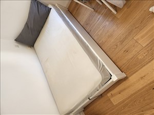 מיטה וחצי עץ מלא+ארגז צבוע לבן 