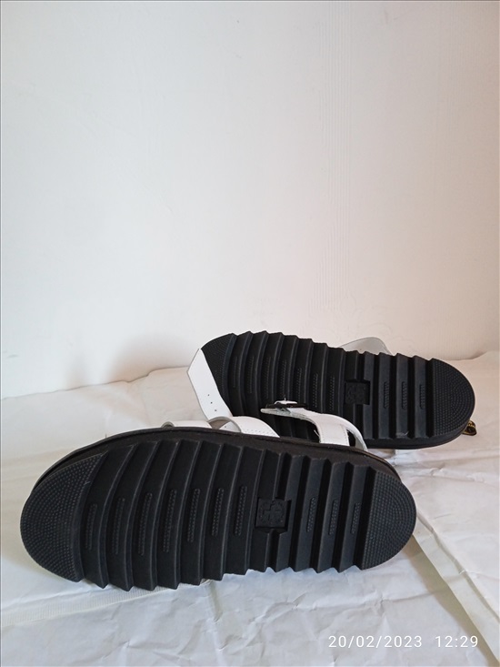 תמונה 4 ,סנדלי דר' מרטינס חדש 39 למכירה בתל אביב ביגוד ואביזרים  נעליים