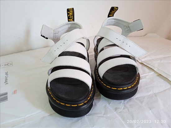 תמונה 5 ,סנדלי דר' מרטינס חדש 39 למכירה בתל אביב ביגוד ואביזרים  נעליים