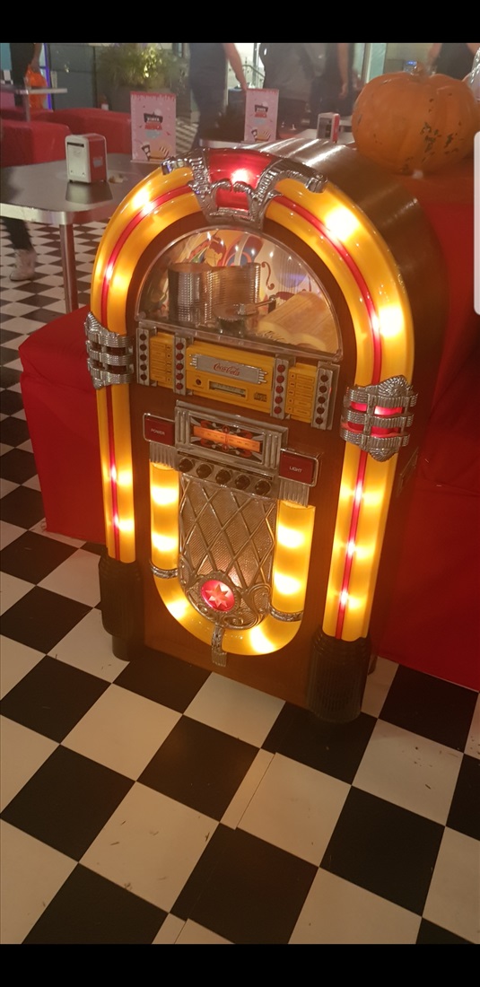 תמונה 1 ,מכונת מוזיקה למכירה בראשון לציון ריהוט  ענתיקות