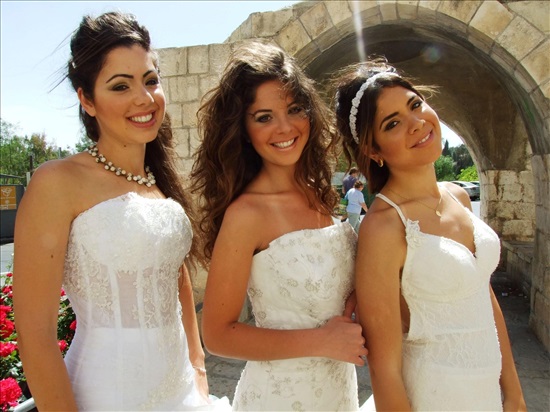 תמונה 3 ,שמלות כלה Wedding dresses למכירה בירושלים  לחתן ולכלה  ביגוד לכלה