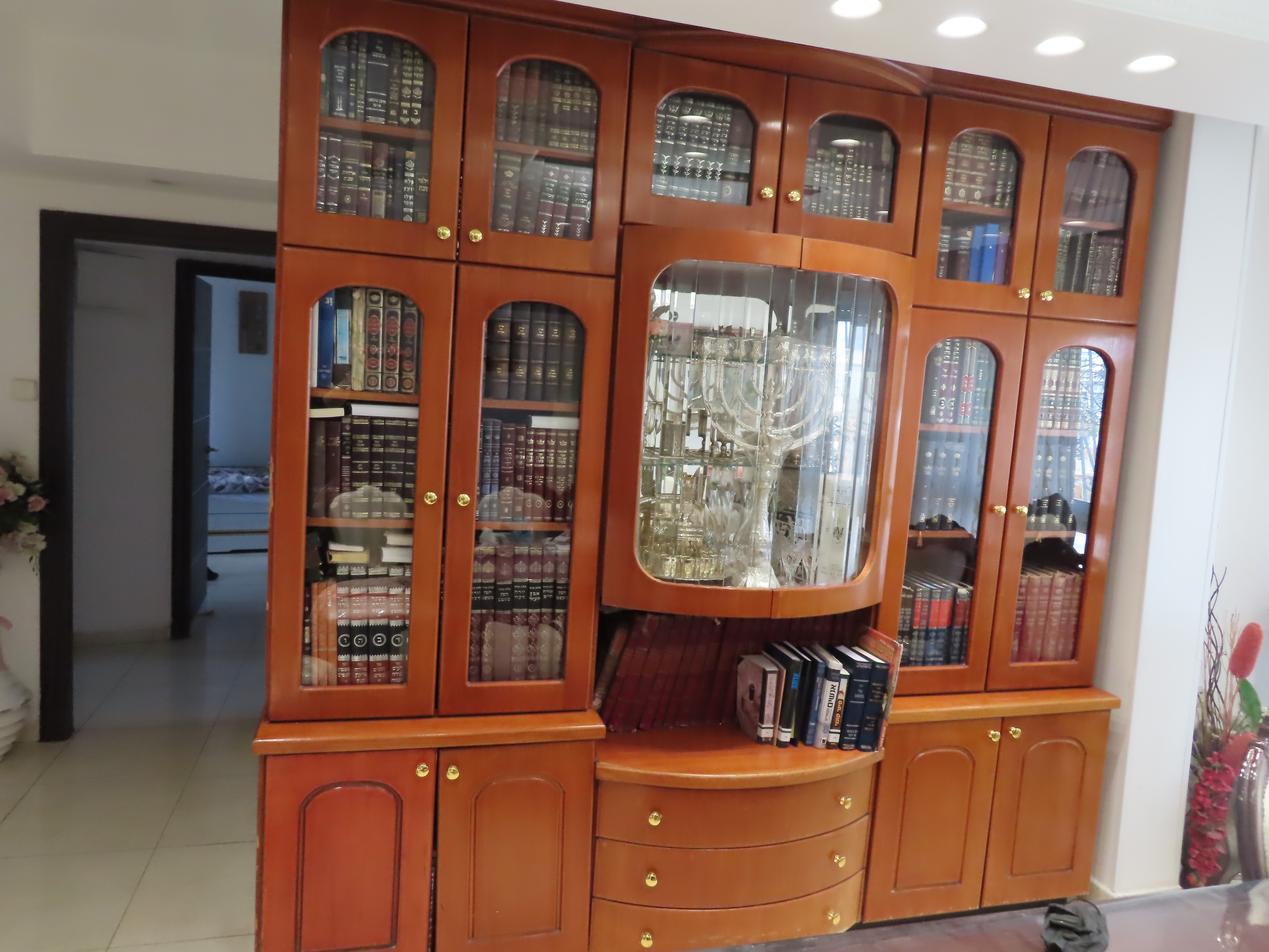 תמונה 1 ,ספריה למכירה בירושלים ריהוט  ספריה