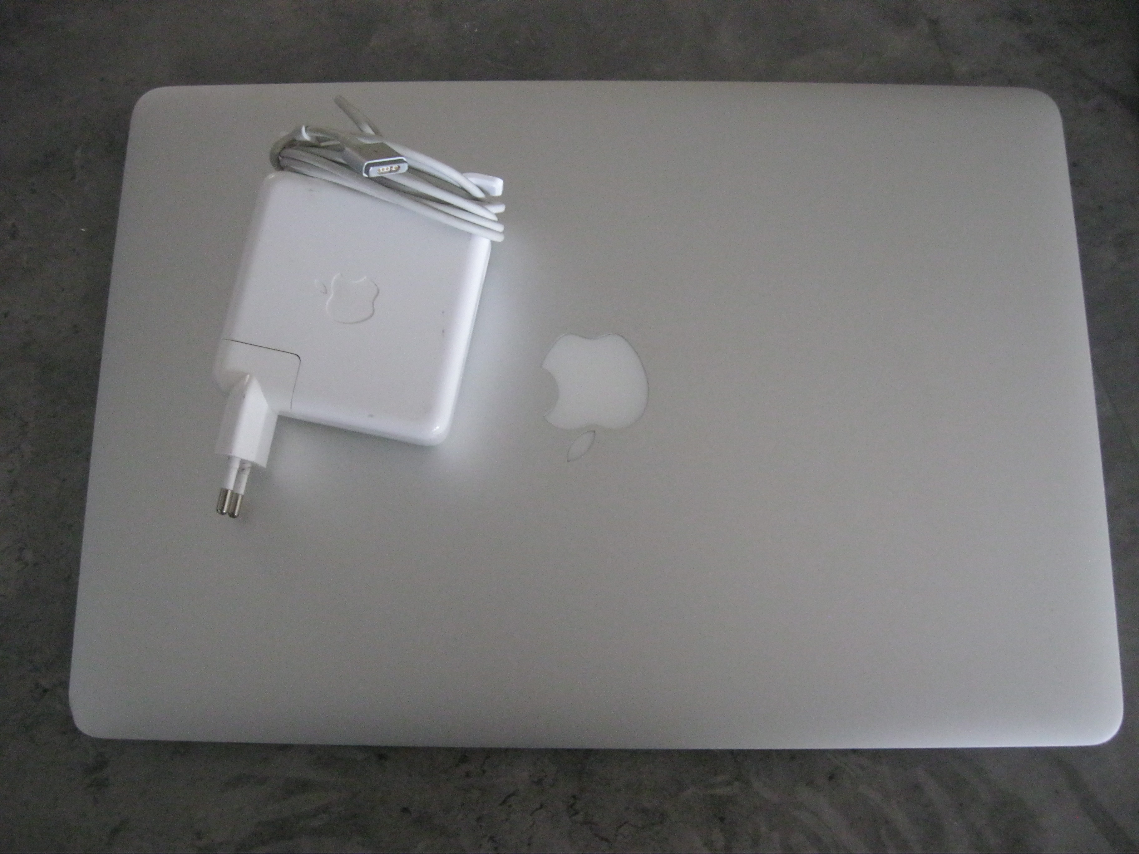 תמונה 1 ,MacBookPro11.4 מקבוק פרו 2015 למכירה בחולון מחשבים וציוד נלווה  מחשב נייד