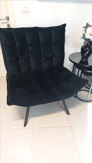 כורסא שחורה 