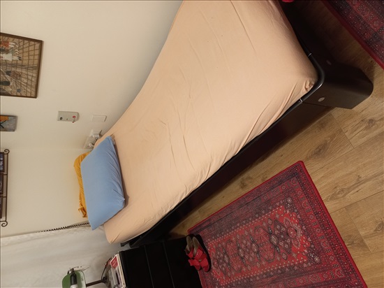 תמונה 1 ,מיטת יחיד מתכוננת.  למכירה בשורש ריהוט  מיטות