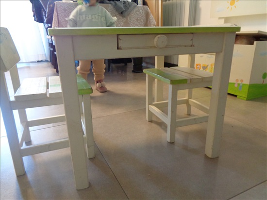 תמונה 2 ,שולחן+2כסאות למכירה בירושלים לתינוק ולילד  משחקים וצעצועים