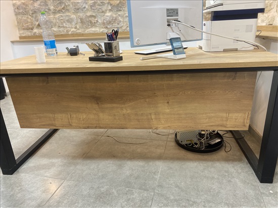 תמונה 2 ,שולחן משרדי למכירה בחיפה ציוד משרדי  אחר
