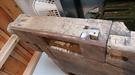 תמונה 1 ,שולחן נגרים מקורי למכירה במשמרות אספנות  שונות