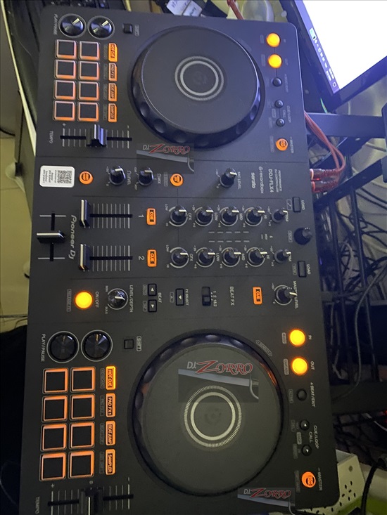 תמונה 4 ,קונטרולר Pioneer DDJ-FLX4 למכירה בתל אביב ציוד לדיג'יי ואולפנים  פלטות דיג'יי