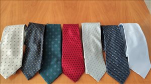 עניבות ממותגות 
