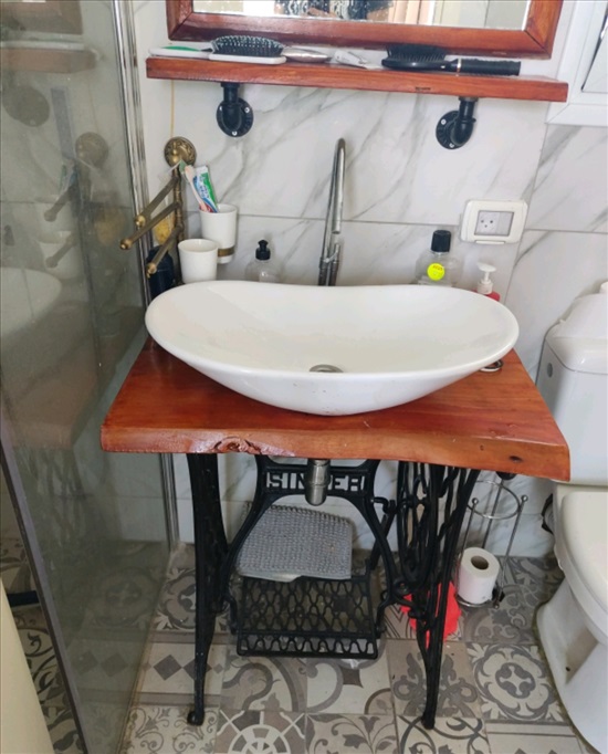 תמונה 1 ,ארון וכיור אמבטיה מעץ טבעי למכירה ברמת גן כלים סניטריים  לאמבטיה ולשירותים
