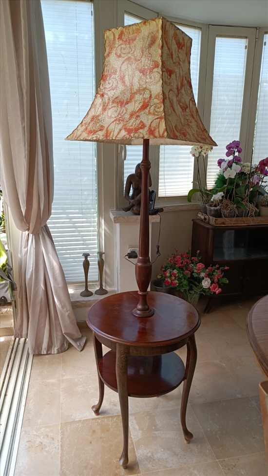 תמונה 1 ,מנורת שולחן למכירה בחיפה תכולת דירה  שונות