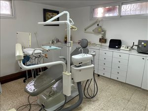 מרפאת שיניים שלמה במצב חדש 