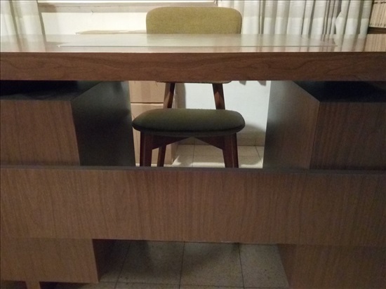 תמונה 1 ,שולחן מישרדי למכירה ברמת גן ריהוט  ריהוט עתיק